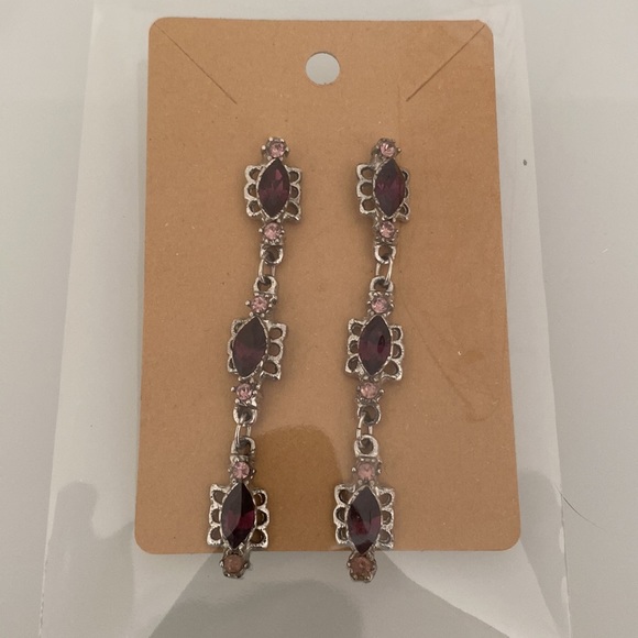 Le Chateau Earrings - Picture 3 of 8